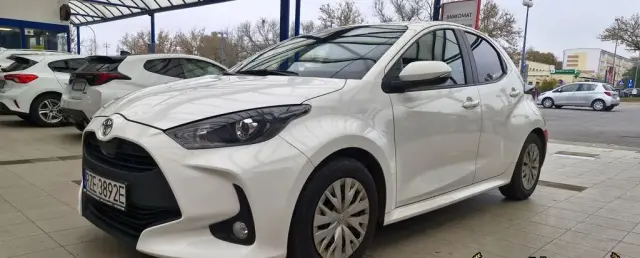 TOYOTA Yaris 